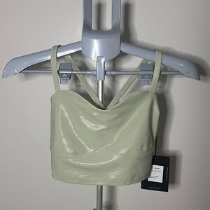 Lustrous sweetheart neckline sports bra